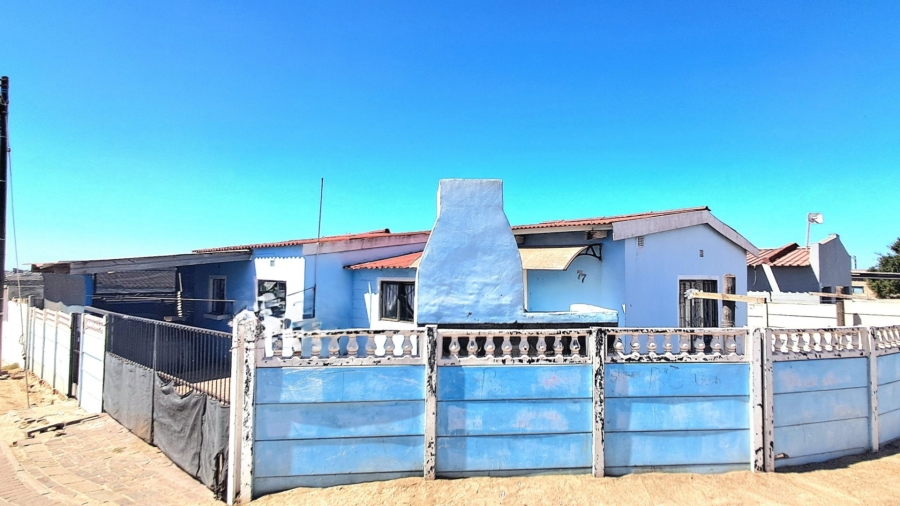 4 Bedroom Property for Sale in Louwville Western Cape